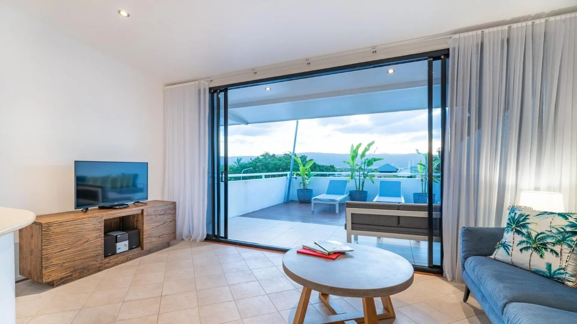 Salt Water Apartments Port Douglas